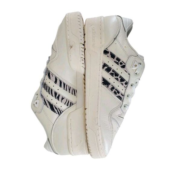 Adidas Rivalry Low Animal Print Stripes Shoes Women 10.5 Ivory White FY9203 READ - Picture 13 of 16